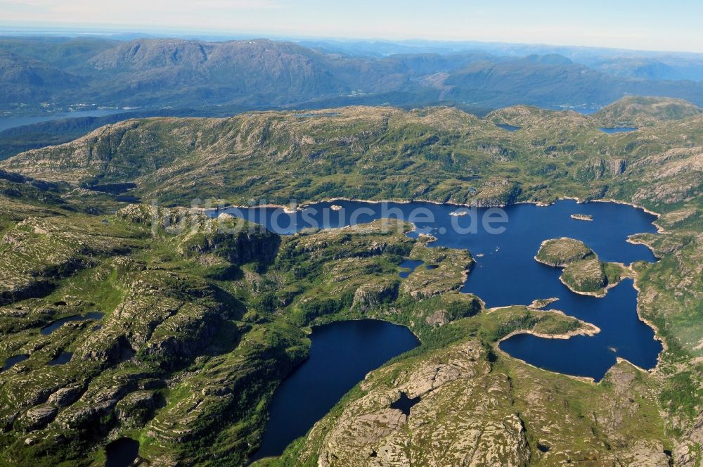 Bergen aus der Vogelperspektive: Fjordlandschaft bei Bergen in Hordaland in Norwegen