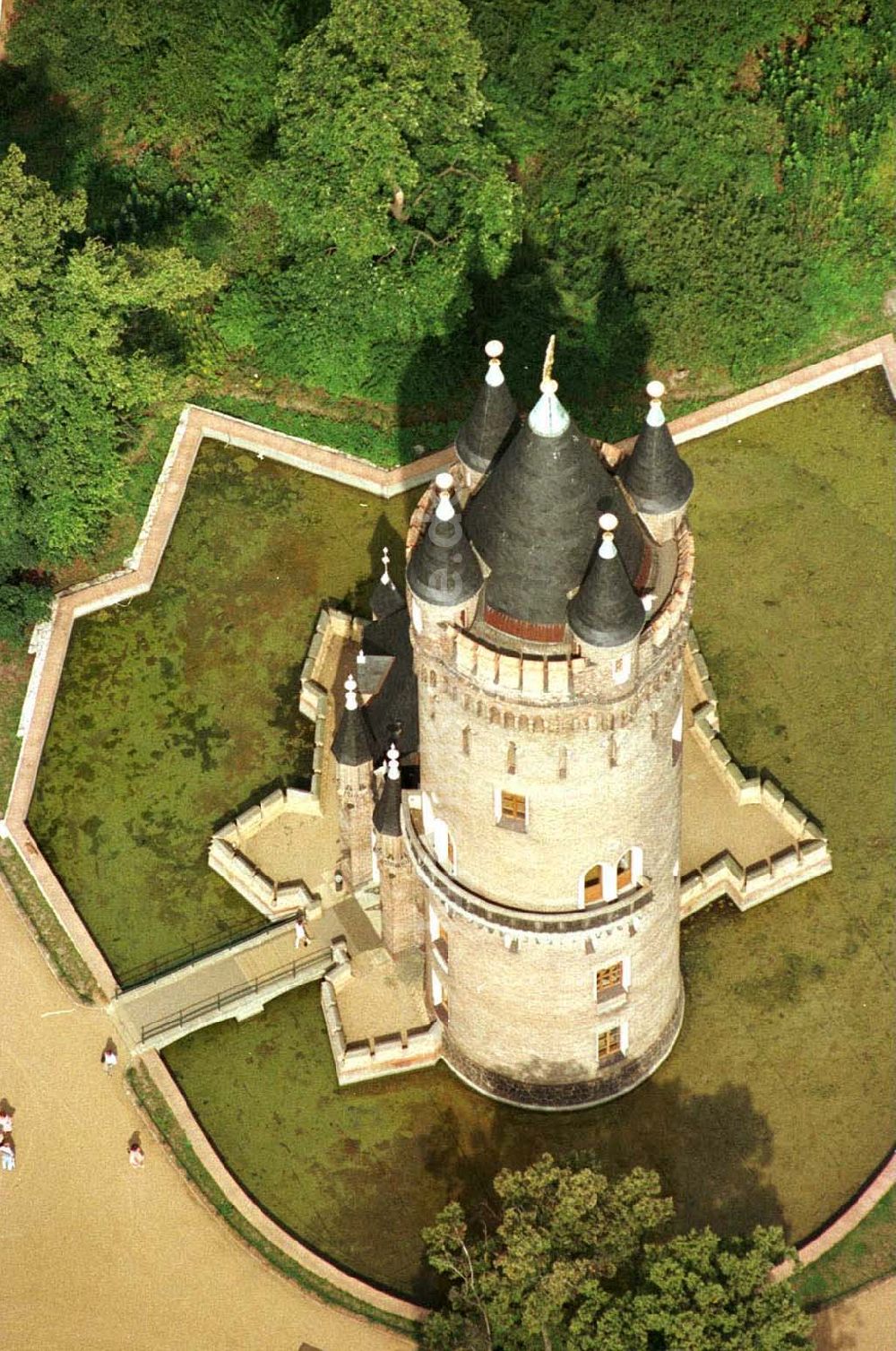 Luftbild Potsdam - Flatowturm im Park Babelsberg