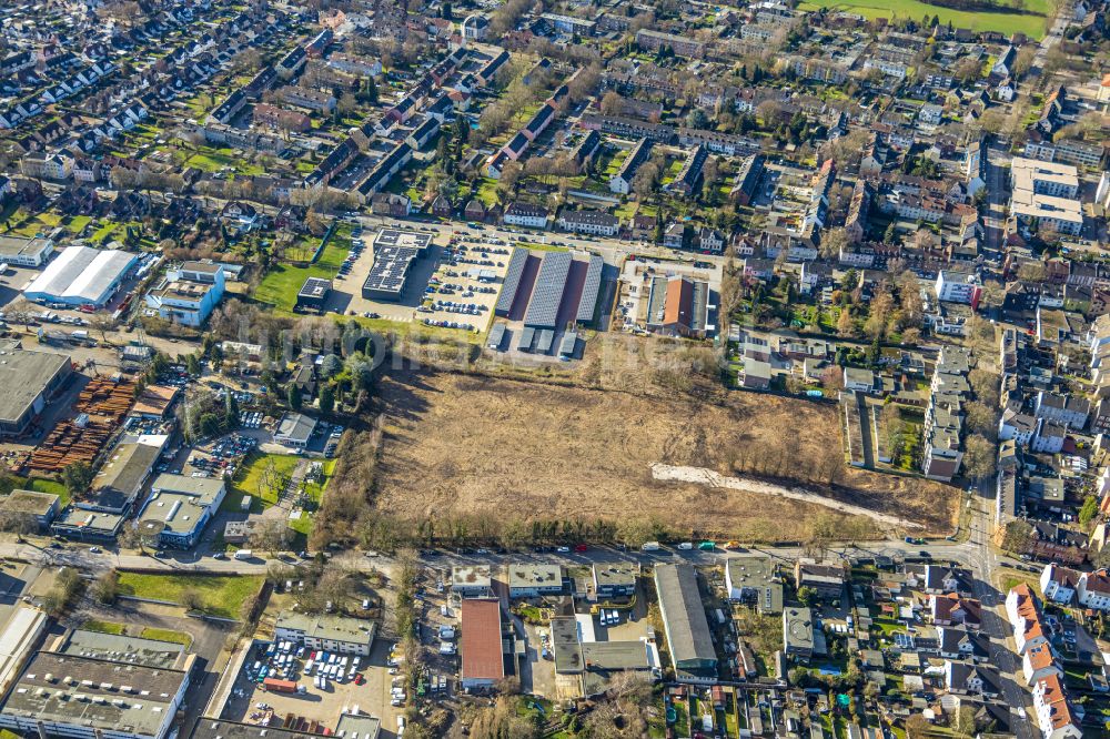 Gelsenkirchen aus der Vogelperspektive: Fläche - Platz an der Engelbertstraße in Gelsenkirchen im Bundesland Nordrhein-Westfalen, Deutschland