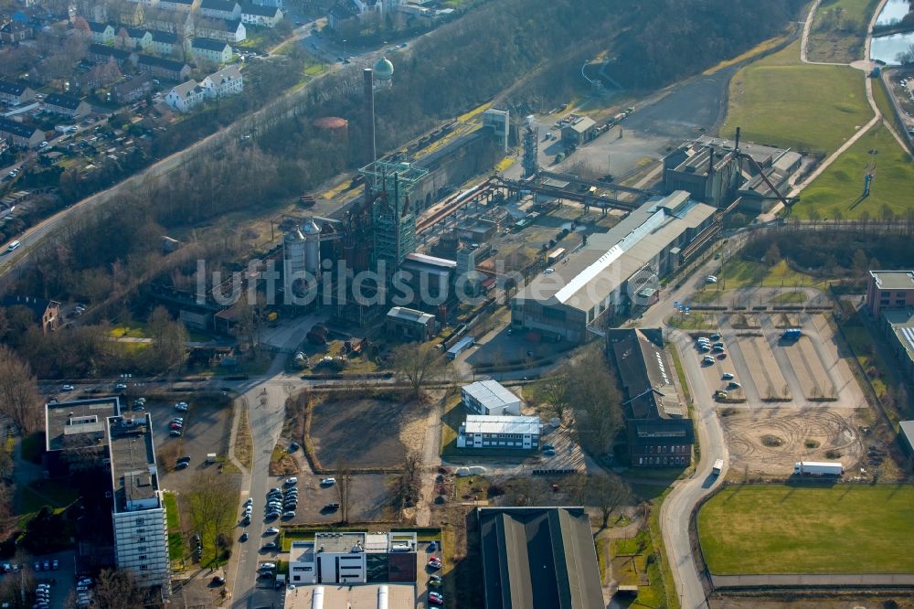 Luftaufnahme Hattingen - Flüchtlingsheim- und Asylunterkunfts- Container- Gebäude an der Werksstraße im Industriegebiet Heinrichshütte in Hattingen im Bundesland Nordrhein-Westfalen