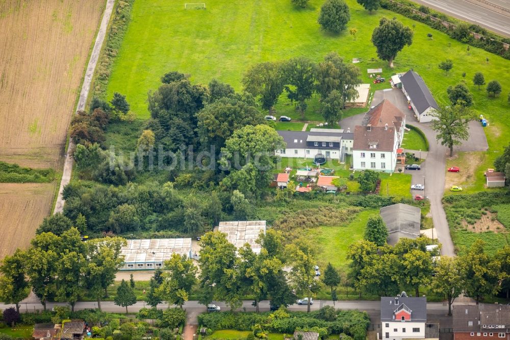 Luftbild Gladbeck - Flüchtlingsheim- und Asylunterkunfts- Container- Siedlung als Behelfsunterkunft Behmerstraße Ecke Im Linnerott in Gladbeck im Bundesland Nordrhein-Westfalen, Deutschland