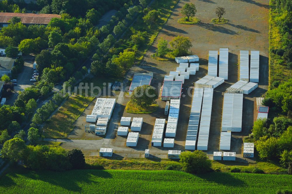 Berlin von oben - Flüchtlingsheim- und Asylunterkunfts- Container- Siedlung als Behelfsunterkunft in Berlin, Deutschland