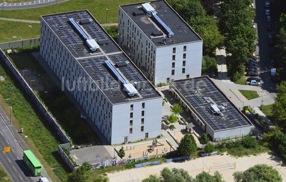 Luftbild Berlin - Flüchtlingsheim- und Asylunterkunfts- Gebaude der GU Gemeinschaftsunterkunft in Berlin, Deutschland