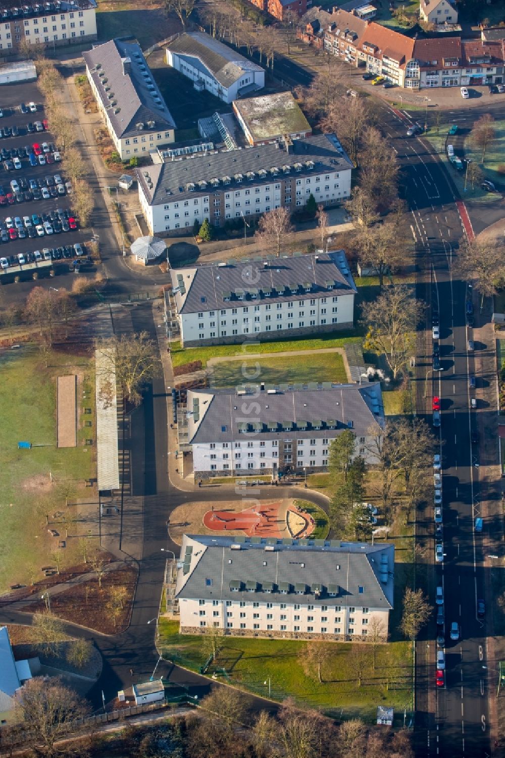 Luftaufnahme Hamm - Flüchtlingsheim- und Asylunterkunfts- Gebäude ZÜB Alter Uentroper Weg in Hamm im Bundesland Nordrhein-Westfalen