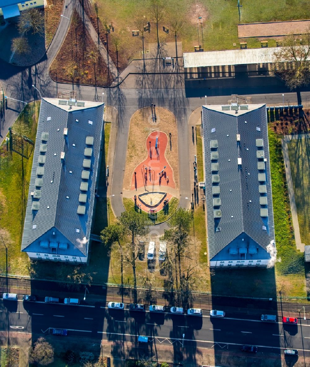 Hamm aus der Vogelperspektive: Flüchtlingsheim- und Asylunterkunfts- Gebäude ZÜB Alter Uentroper Weg in Hamm im Bundesland Nordrhein-Westfalen