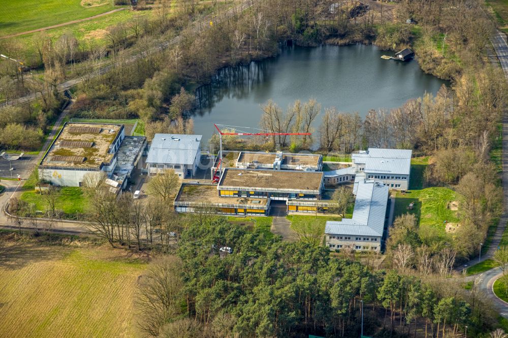 Isselburg aus der Vogelperspektive: Flüchtlingsheim- und Asylunterkunfts- Gebäude am Stromberg im Norden von Isselburg im Bundesland Nordrhein-Westfalen