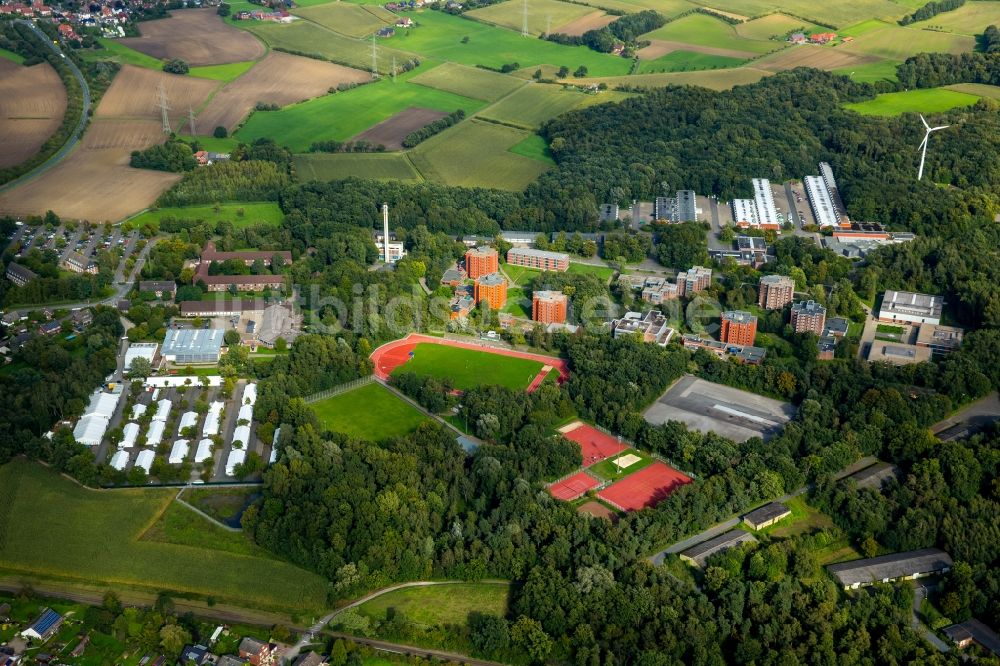 Luftbild Selm - Flüchtlingsheim- und Asylunterkunfts- Gebäude - Zeltstadt auf dem Gelände der Landes- Polizei- Schule in Selm im Bundesland Nordrhein-Westfalen