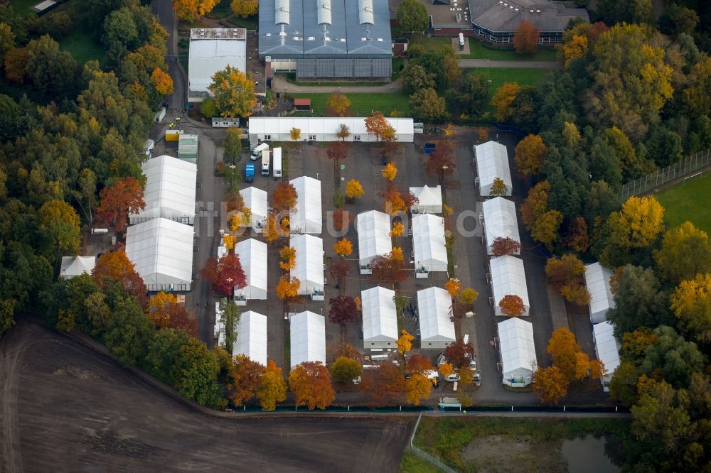 Luftaufnahme Selm - Flüchtlingsheim- und Asylunterkunfts- Gebäude - Zeltstadt auf dem Gelände der Landes- Polizei- Schule in Selm im Bundesland Nordrhein-Westfalen