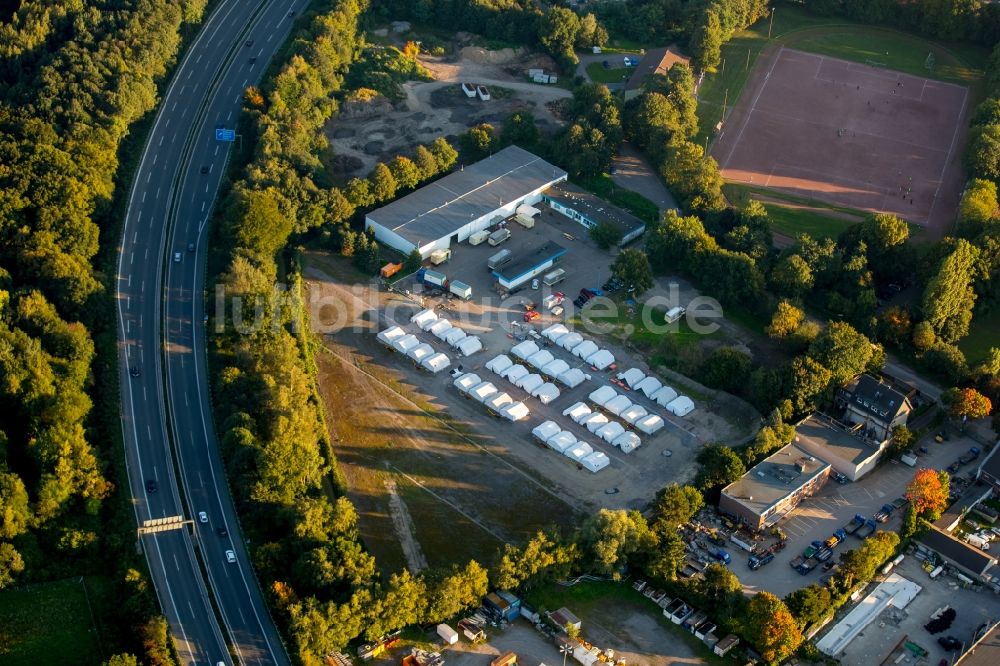 Luftaufnahme Duisburg - Flüchtlingsheim- und Asylunterkunfts- Gebäude der Zeltstadt im Stadtteil Walsum in Duisburg im Bundesland Nordrhein-Westfalen