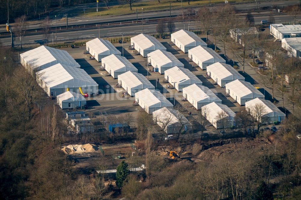 Dortmund von oben - Flüchtlingsheim- und Asylunterkunfts- Zeltlager als Behelfsunterkunft An der Buschmühle im Ortsteil Innenstadt-Ost in Dortmund im Bundesland Nordrhein-Westfalen