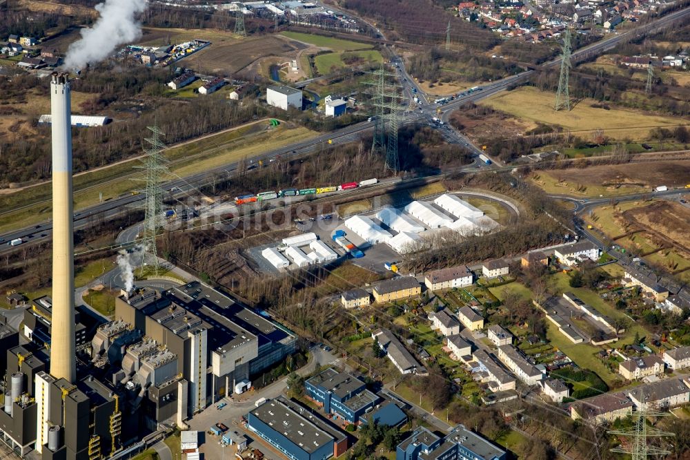 Luftbild Essen - Flüchtlingsheim- und Asylunterkunfts- Zeltlager als Behelfsunterkunft im Stadion Mathias Stinnes in Essen im Bundesland Nordrhein-Westfalen