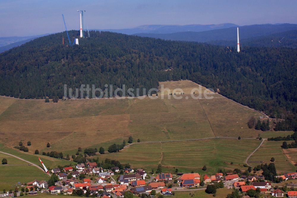 Schopfheim aus der Vogelperspektive: Flügel eines Windrades auf dem Weg zur Baustelle der Windenergieanlage auf dem Rohrenkopf bei Gersbach in Schopfheim im Bundesland Baden-Württemberg