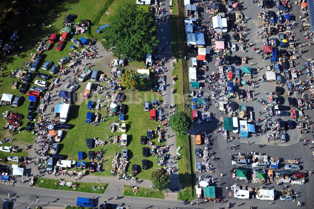 Erbach aus der Vogelperspektive: Flohmarkt in Erbach im Odenwald / Hessen