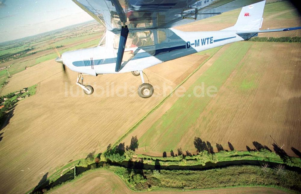 Neuhardenberg / Brandenburg (ehem. Marxwalde) von oben - Flug mit einem Ultraleichtflugzeug WT-02 in der Platzrunde des Flugplatzes Neuhardenberg (ehem