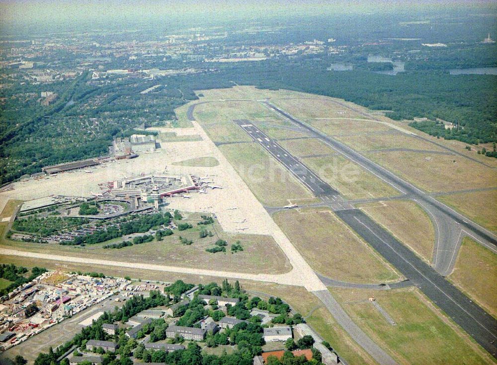 Berlin-Tegel von oben - Flughafen Berlin-Tegel.