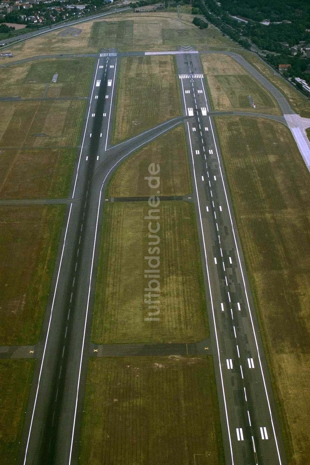 Luftaufnahme Berlin - Flughafen Berlin-Tegel TXL