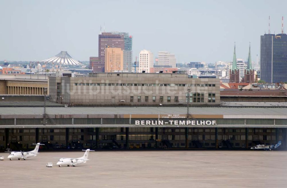 Berlin aus der Vogelperspektive: Flughafen Berlin-Tempelhof