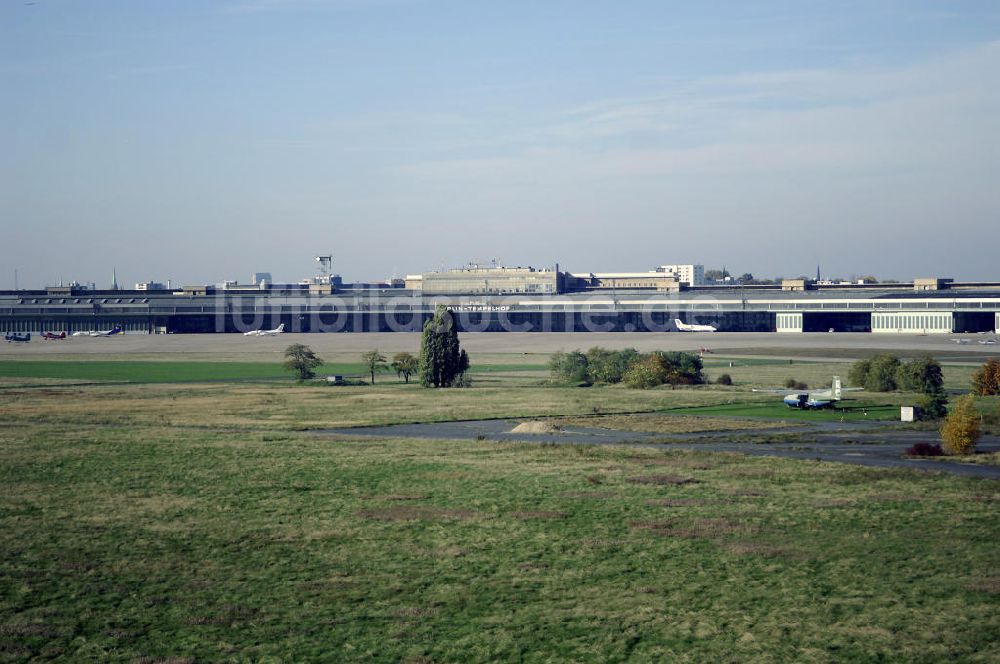 Luftaufnahme Berlin - Flughafen Berlin - Tempelhof