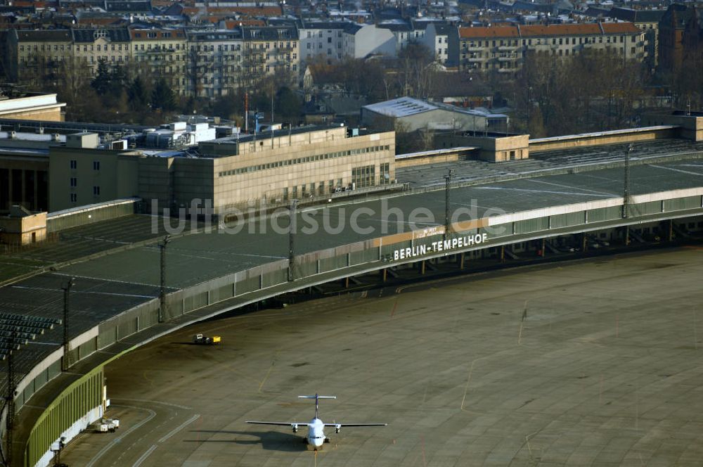 Berlin von oben - Flughafen Berlin-Tempelhof vor der Schließung