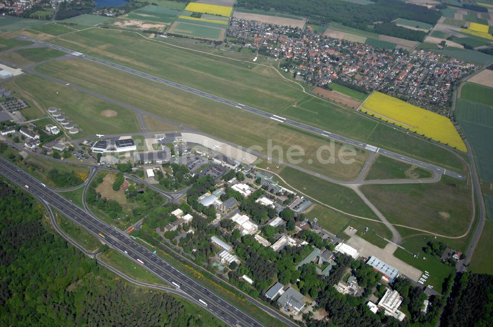 Braunschweig aus der Vogelperspektive: Flughafen Braunschweig - Wolfsburg