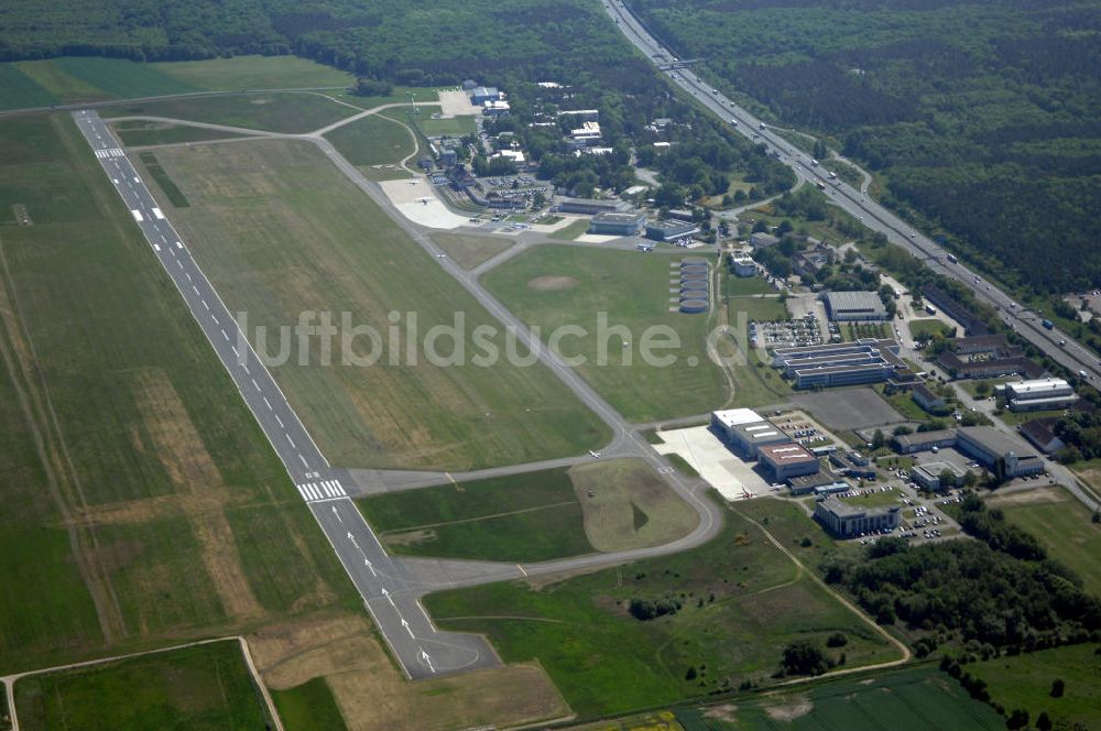 Braunschweig aus der Vogelperspektive: Flughafen Braunschweig - Wolfsburg