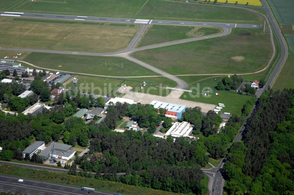 Braunschweig aus der Vogelperspektive: Flughafen Braunschweig - Wolfsburg