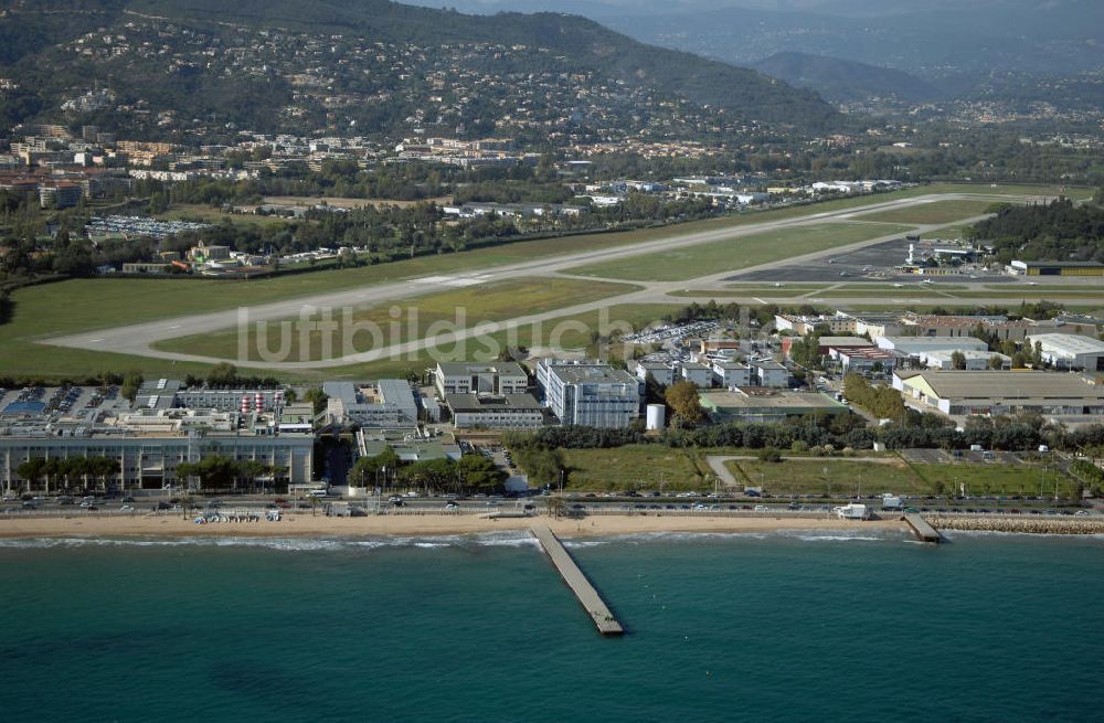 Luftaufnahme Cannes - Flughafen Cannes - Mandelieu / Aéroport de Cannes - Mandelieu