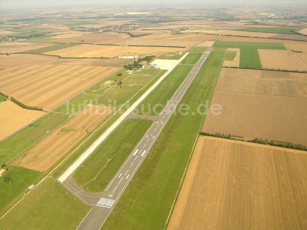 Cochstedt aus der Vogelperspektive: Flughafen Cochstedt