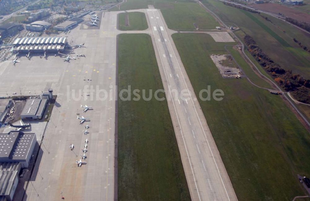 Dresden von oben - Flughafen Dresden