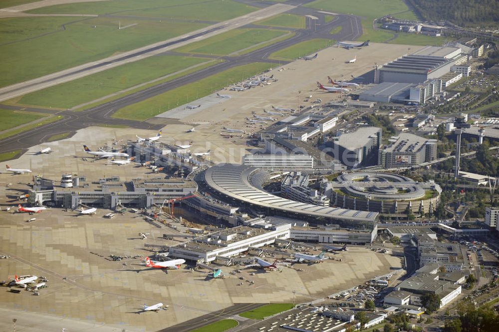 Düsseldorf von oben - Flughafen Düsseldorf