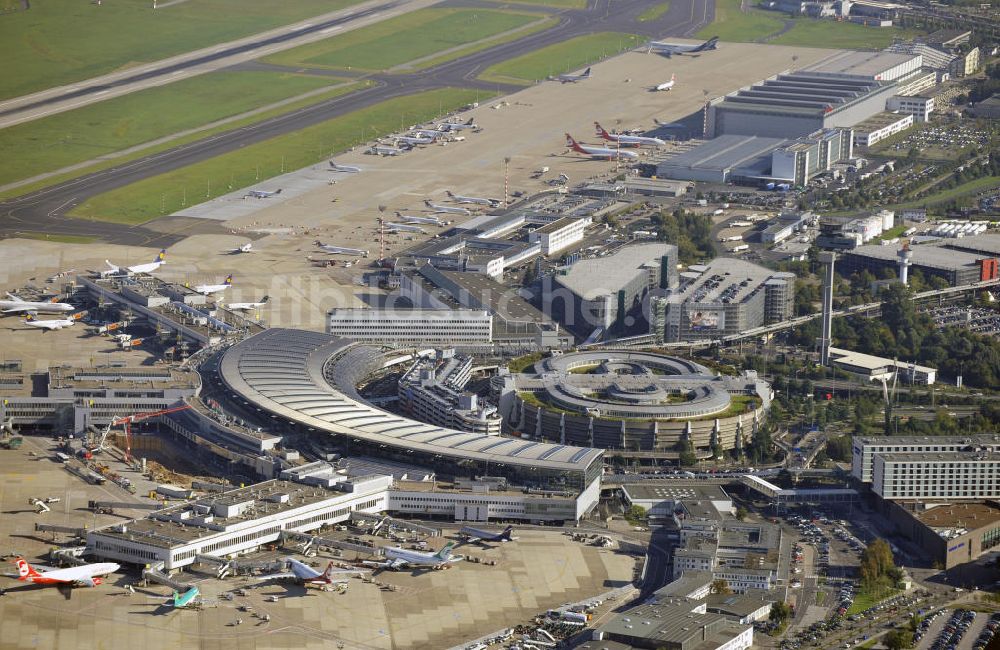 Düsseldorf aus der Vogelperspektive: Flughafen Düsseldorf