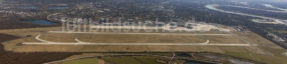  aus der Vogelperspektive: Flughafen Düsseldorf