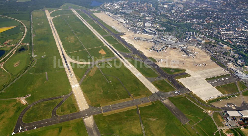  aus der Vogelperspektive: Flughafen Düsseldorf