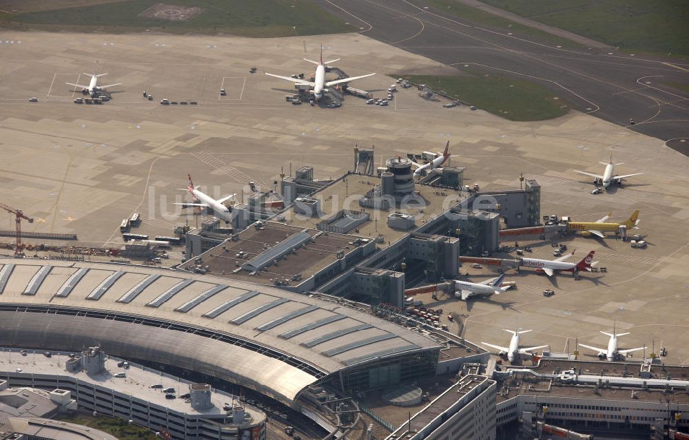 Luftaufnahme - Flughafen Düsseldorf