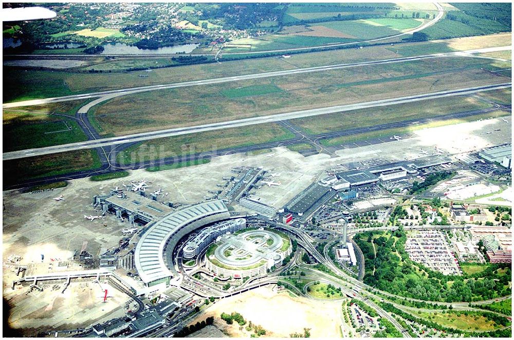 Düsseldorf aus der Vogelperspektive: Flughafen Düsseldorf