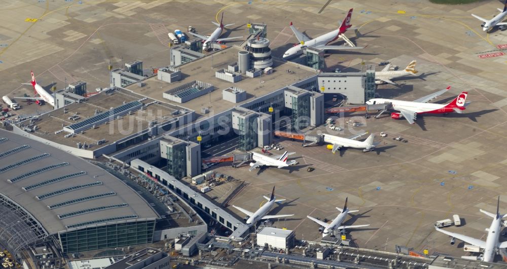 Luftaufnahme Düsseldorf - Flughafen Düsseldorf International im Bundesland Nordrhein-Westfalen