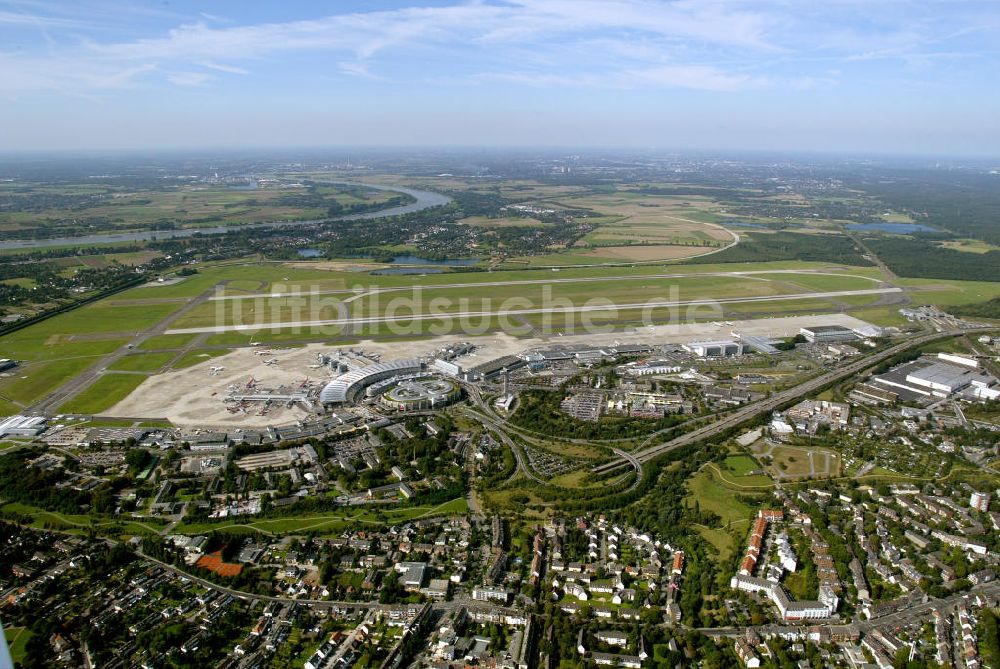 Düsseldorf von oben - Flughafen Duesseldorf