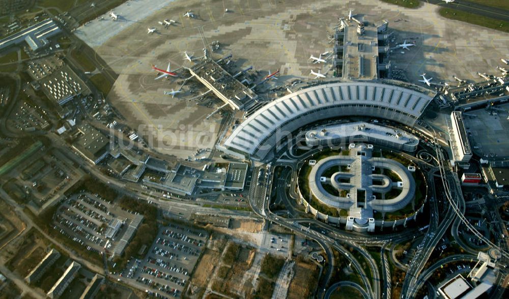 Düsseldorf aus der Vogelperspektive: Flughafen Duesseldorf