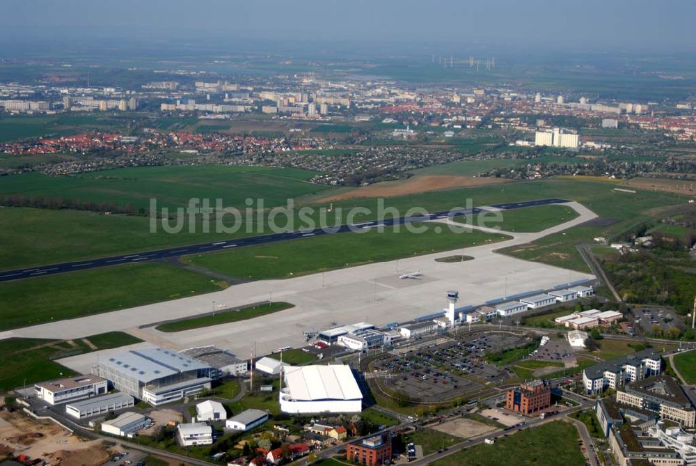 Erfurt von oben - Flughafen Erfurt