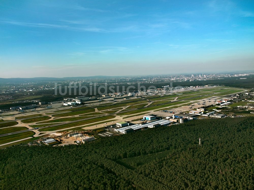 Luftbild Frankfurt am Main - Flughafen Frankfurt am Main / Frankfurt Airport in Hessen