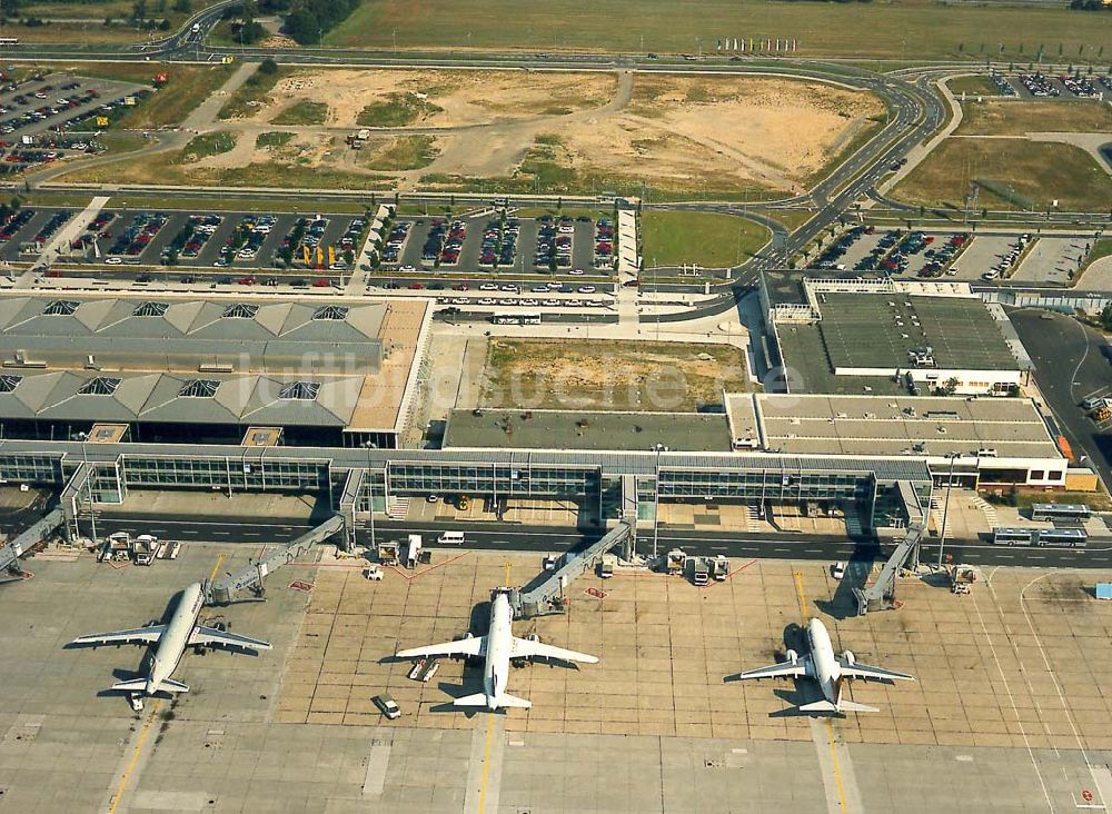 Luftbild Schkeuditz bei Leipzig - Flughafen Halle-Leipzig in Schkeuditz.