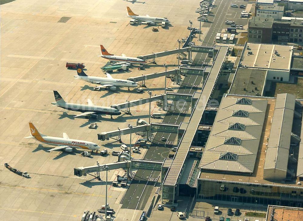 Luftaufnahme Leipzig-Schkeuditz - Flughafen Halle-Leipzig in Schkeuditz.