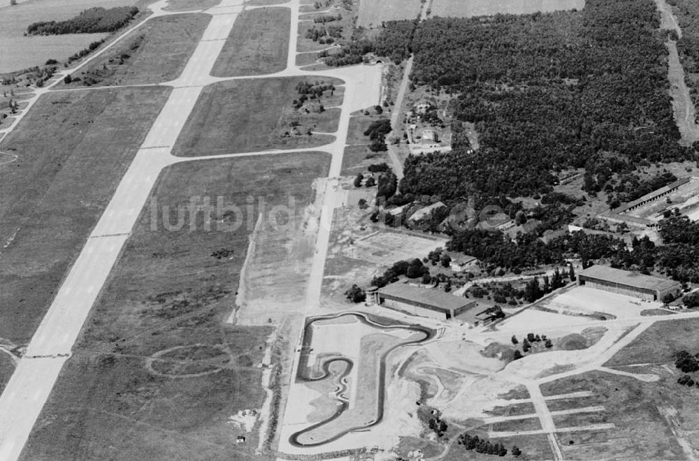 Jüterborg aus der Vogelperspektive: 28.06.95 Flughafen Jüterborg Altes Lager