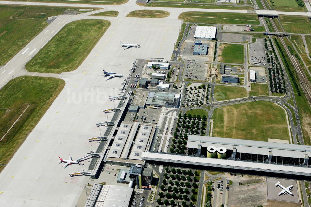 Schkeuditz aus der Vogelperspektive: Flughafen Leipzig-Halle