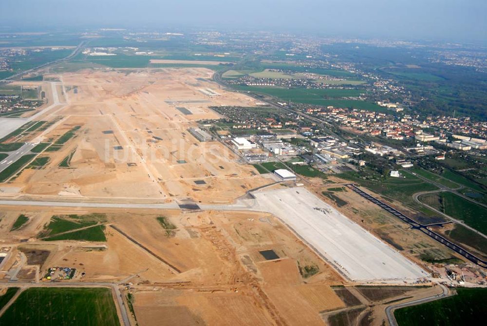 Leipzig aus der Vogelperspektive: Flughafen Leipzig - Halle