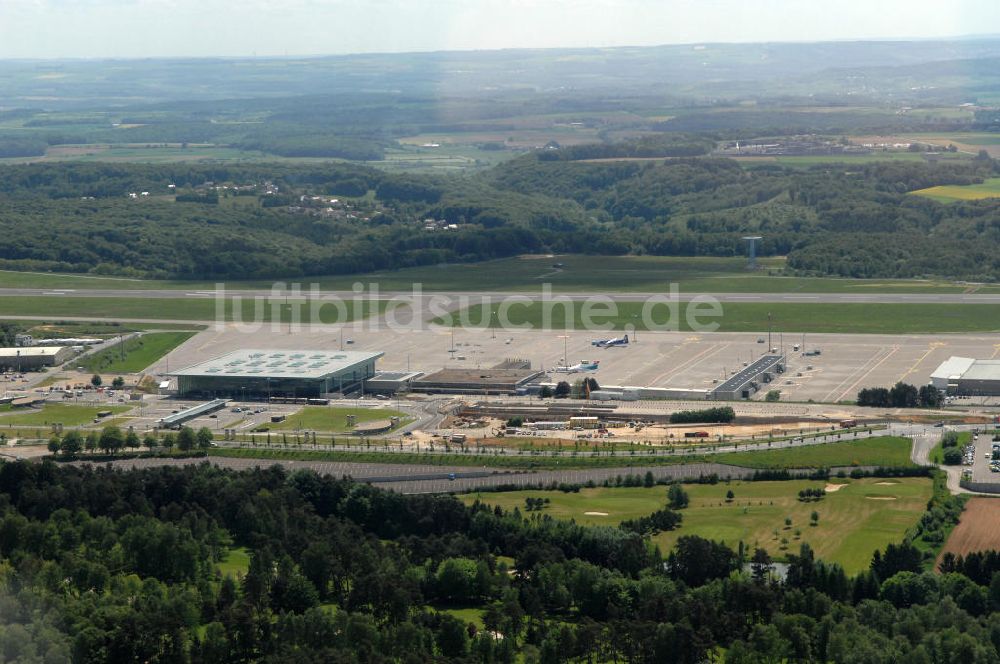 Luxemburg aus der Vogelperspektive: Flughafen Luxemburg