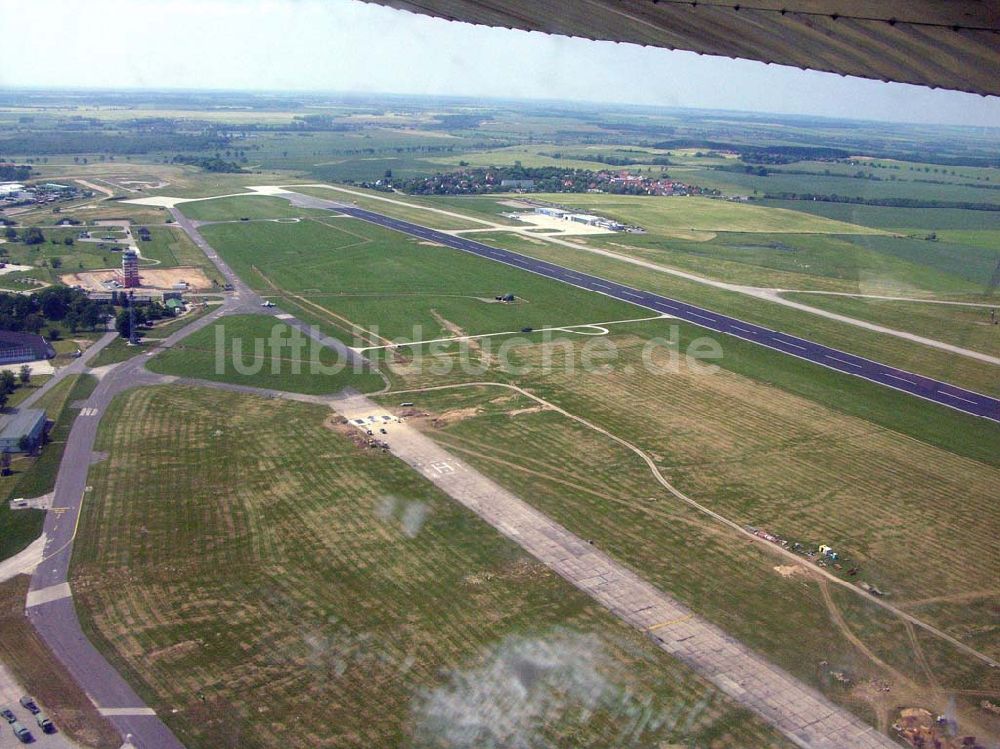 Neubrandenburg aus der Vogelperspektive: Flughafen Neubrandenburg - Trollenhagen