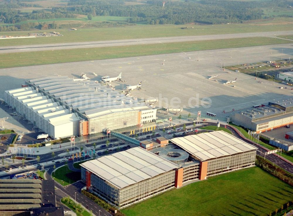 Luftaufnahme Dresden - Flughafen im Ortsteil Klotzsche in Dresden im Bundesland Sachsen, Deutschland