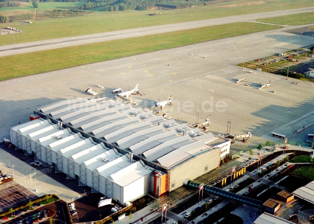 Luftaufnahme Dresden - Flughafen im Ortsteil Klotzsche in Dresden im Bundesland Sachsen, Deutschland