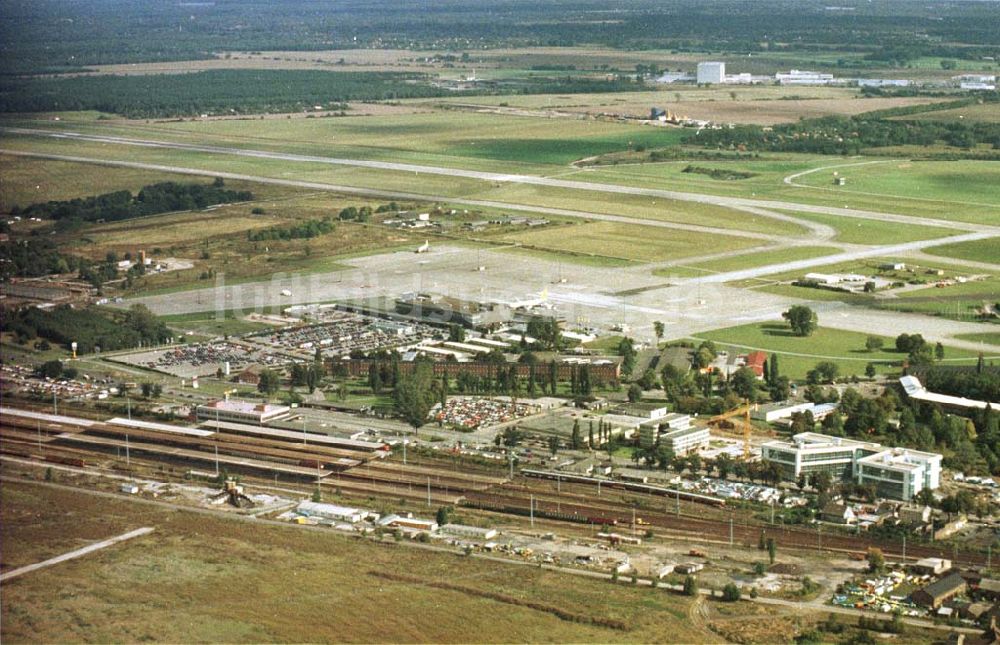 Luftaufnahme Flughafen Schönefeld - 05.09.1993 Flughafen Schönefeld